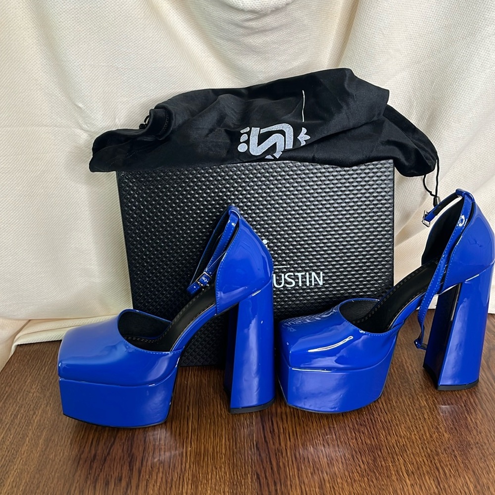 Shane Justin platform, square toe heel
